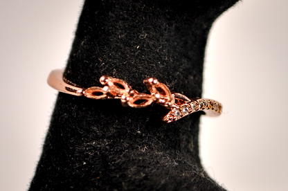 Rose Gold Moissanite Leaf Curved Ring - Size 7 - Stamped and Tested Sterling Silver - Rose Gold Silver Jewelry