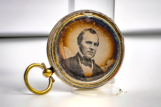 Antique Gold Filled Floral Double-Sided Daguerreotype Locket - Tested Gold Filled - One Side Broken - Locket of Mourning