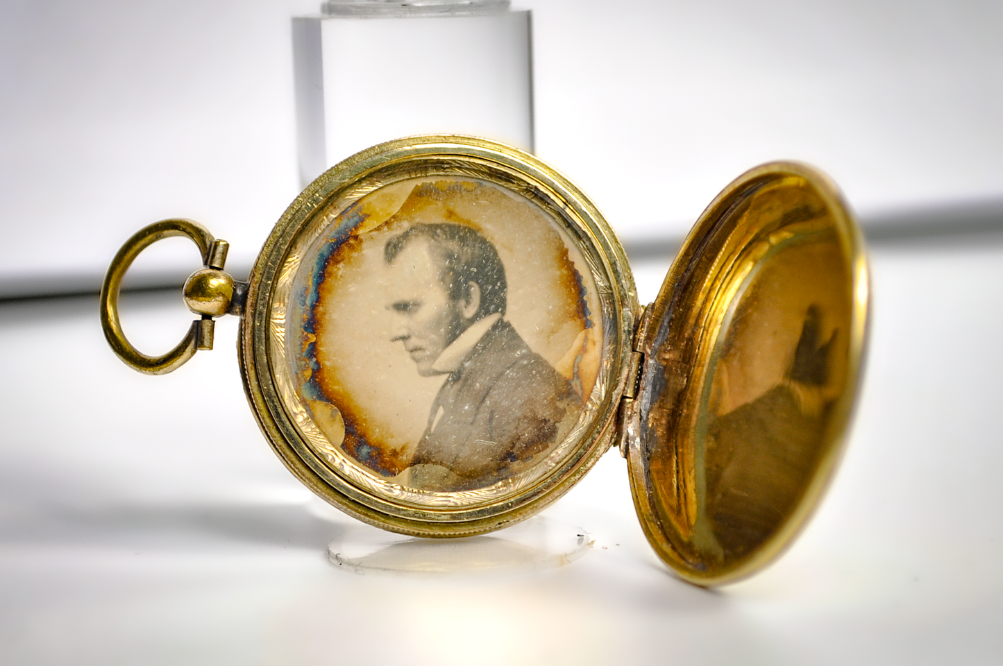 Antique Gold Filled Floral Double-Sided Daguerreotype Locket - Tested Gold Filled - One Side Broken - Locket of Mourning