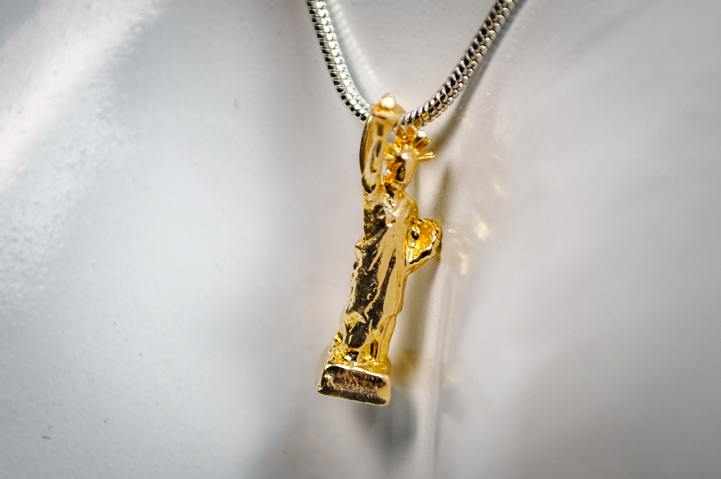14K Yellow Gold Small Statue of Liberty Charm - Stamped and Tested 14 Karat - Vintage Detailed Statue of Liberty Miniature Pendant