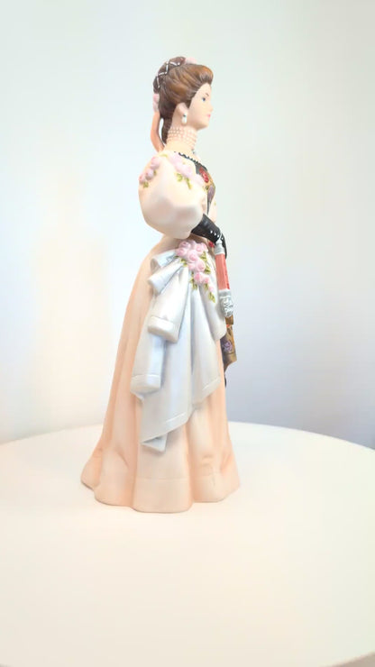 2000 Avon Mrs. Albee Award Porcelain Figurine - Grandfather Clock - Like New, No Box - Avon Presidents Club Award 2000