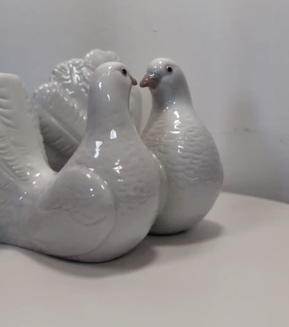 Gorgeous LLADRO "Couple Of Doves"  # 1169 Gloss Birds Collection Porcelain Figurine - No Box