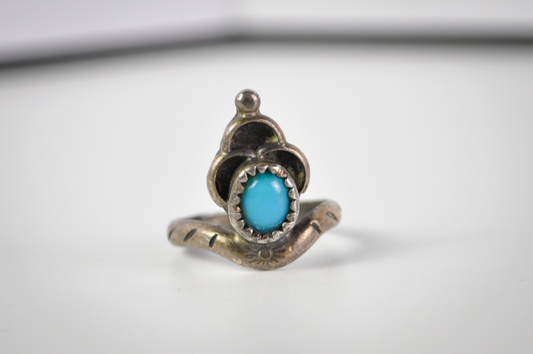 Vintage Dainty Size 5 Sterling Silver Turquoise Ring - Vintage Native Turquoise Ring Sz 5