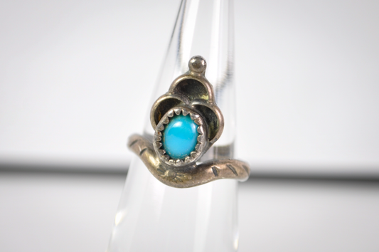 Vintage Dainty Size 5 Sterling Silver Turquoise Ring - Vintage Native Turquoise Ring Sz 5