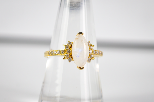 Vintage Sterling Silver 925 Gold-Toned Marquise Moonstone Ring Sz 8 - Stunning Moonstone Sterling 925 Ring Size 8