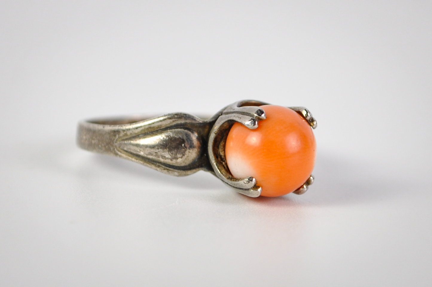 Vintage Sterling Silver Size 9 Natural Coral Cabochon Ring - Stunning Natural Coral Fidget Sterling Silver Ring