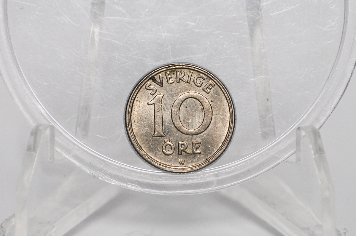1920 Swedish 10 Ore Coin - AU - Gustaf V - Great for Birthdays, Collections
