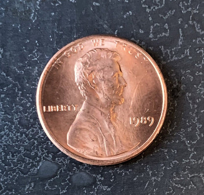 1989  Lincoln Memorial Penny Cent - Fantastic Condition - 33rd Anniversary - Collectible Coin