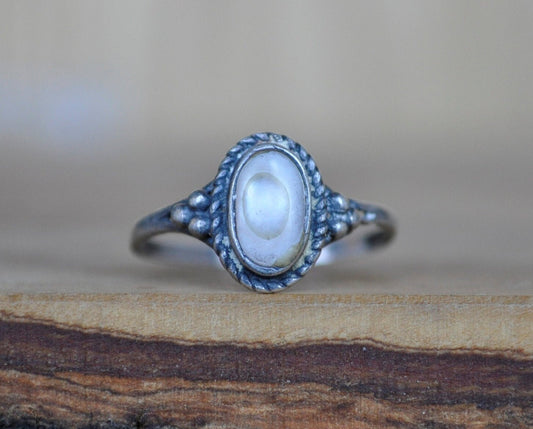 Antique Sterling Silver Ring - Size 6 Ring Size 6 (16.5 MM Band) - Petite Ring, Mother of Pearl Setting - Vintage Rings Silver - 925 Silver