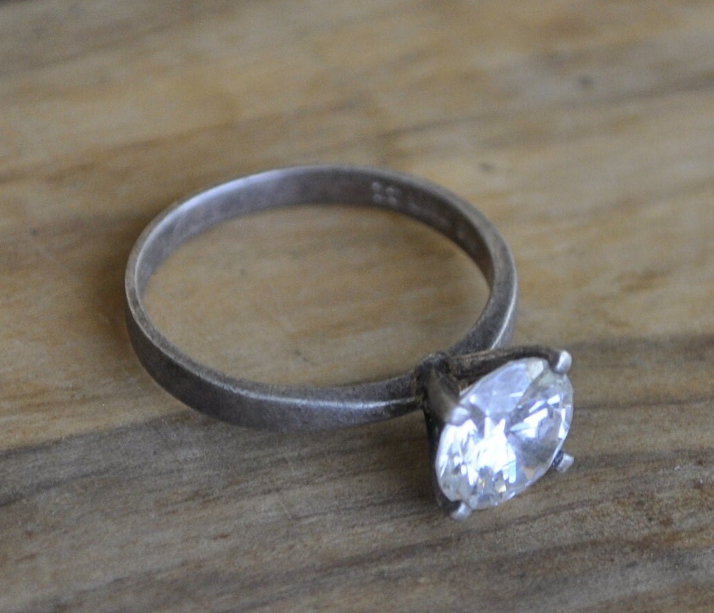 Antique Sterling Silver Ring  - Size 8 Ring Size 8 (18.1 MM Band) - Brilliant Cut Cubic Zirconia Stone - 925 Silver