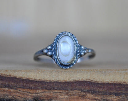 Antique Sterling Silver Ring - Size 6 Ring Size 6 (16.5 MM Band) - Petite Ring, Mother of Pearl Setting - Vintage Rings Silver - 925 Silver