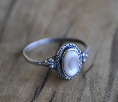 Antique Sterling Silver Ring - Size 6 Ring Size 6 (16.5 MM Band) - Petite Ring, Mother of Pearl Setting - Vintage Rings Silver - 925 Silver