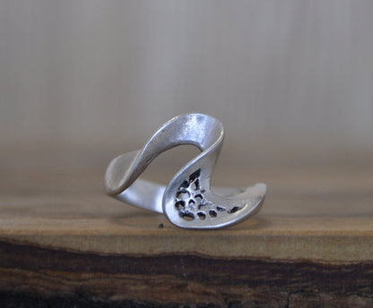 Antique Sterling Silver Ring - Size 8 Ring Size 8 (18.1 MM Band) - Silver Wave Design - Vintage Rings Silver - 925 Silver