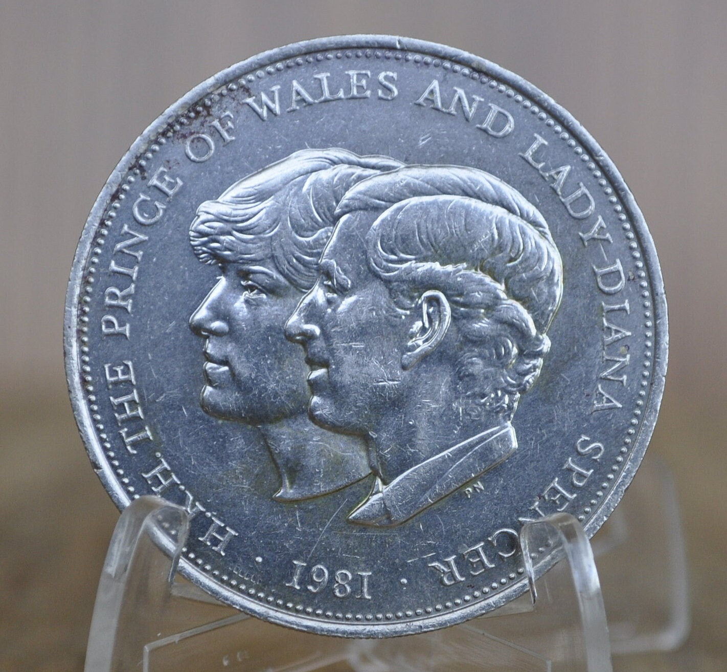 1981 UK Commemorative Prince Charles of Wales and Princess Diana Wedding Coin. 25 Pence Circulated Condition - XF (Extremely Fine)