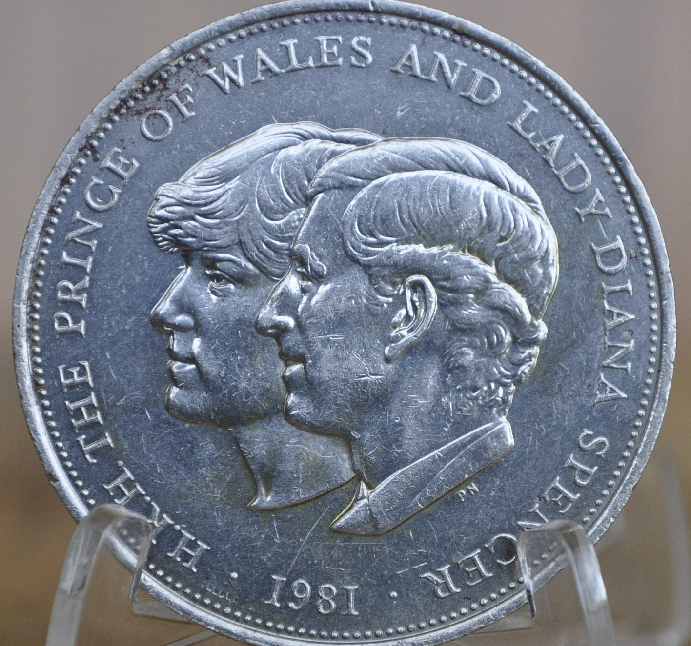 1981 UK Commemorative Prince Charles of Wales and Princess Diana Wedding Coin. 25 Pence Circulated Condition - XF (Extremely Fine)